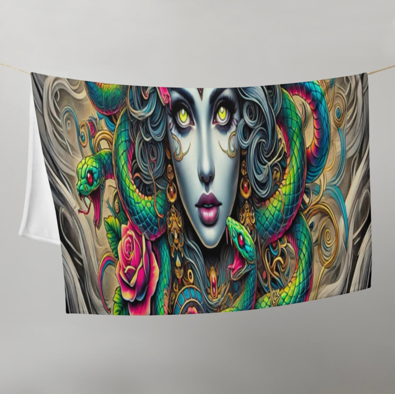 Medusa ‘Divine Power’ - Blanket